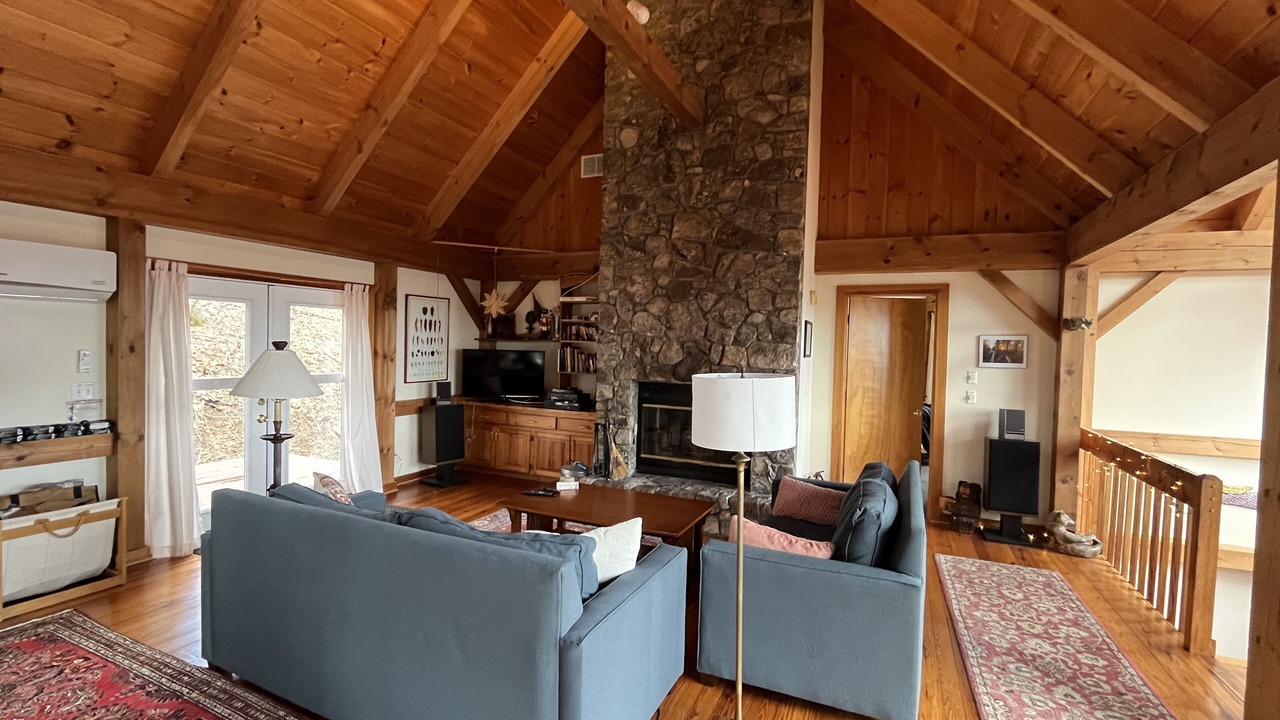 Photo of Livingroom in Chestnut Springs