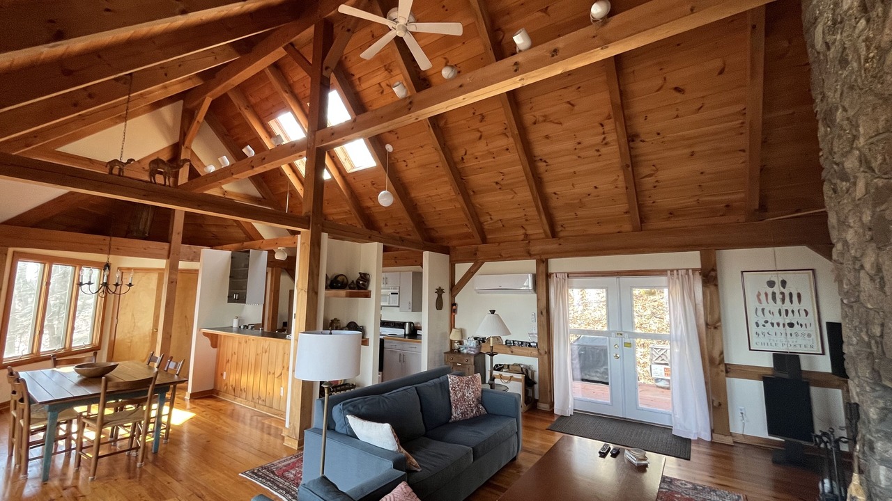 Photo of Livingroom in Chestnut Springs