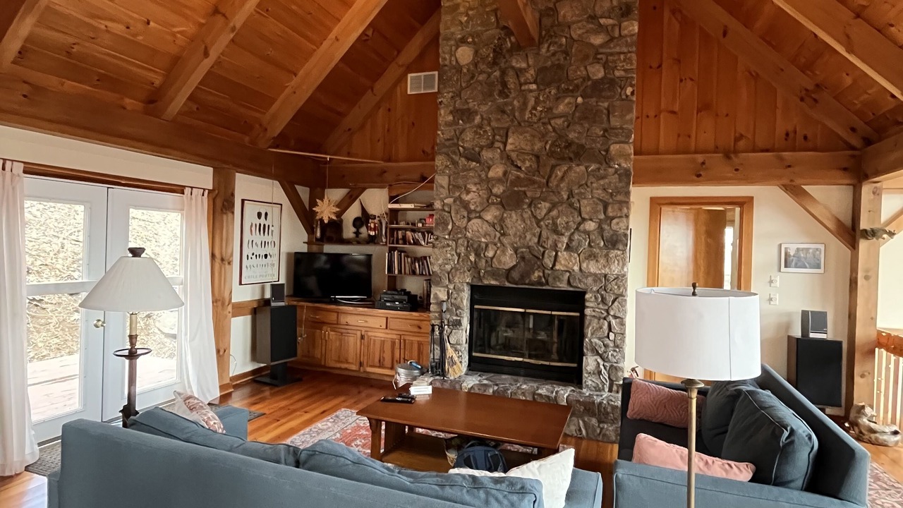 Photo of Livingroom in Chestnut Springs
