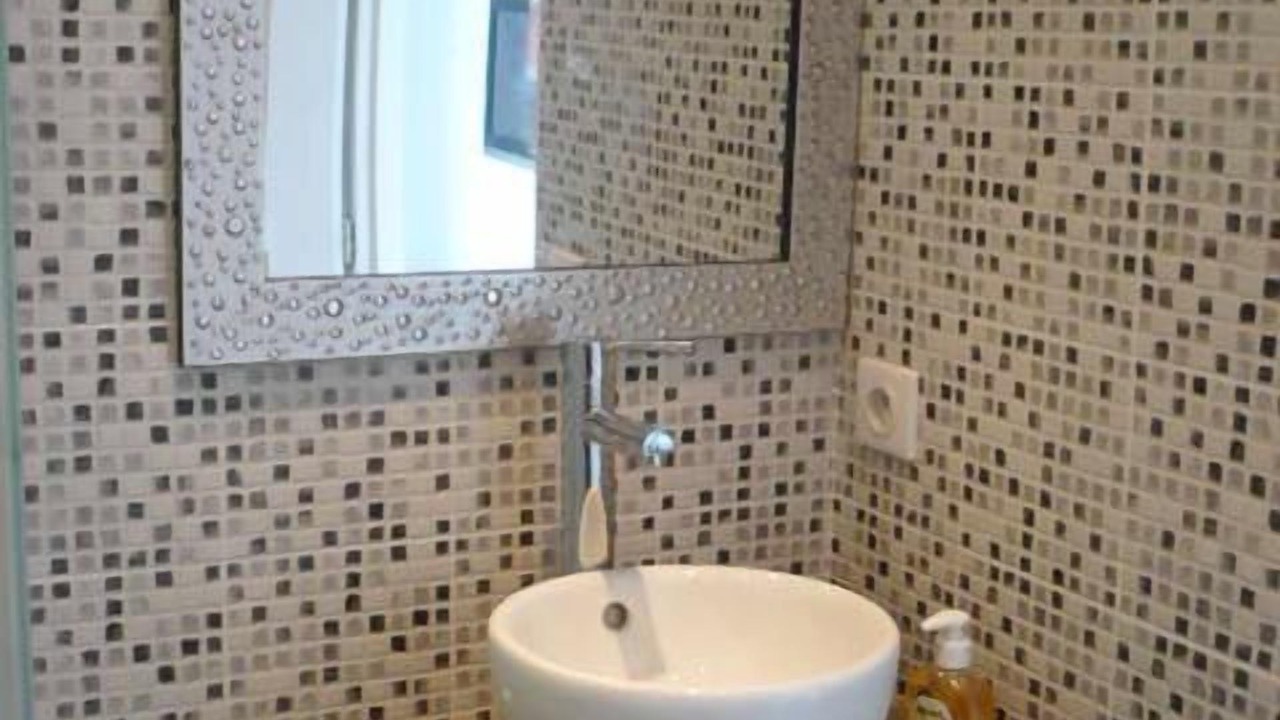 Photo of Bathroom in Quartier du Port