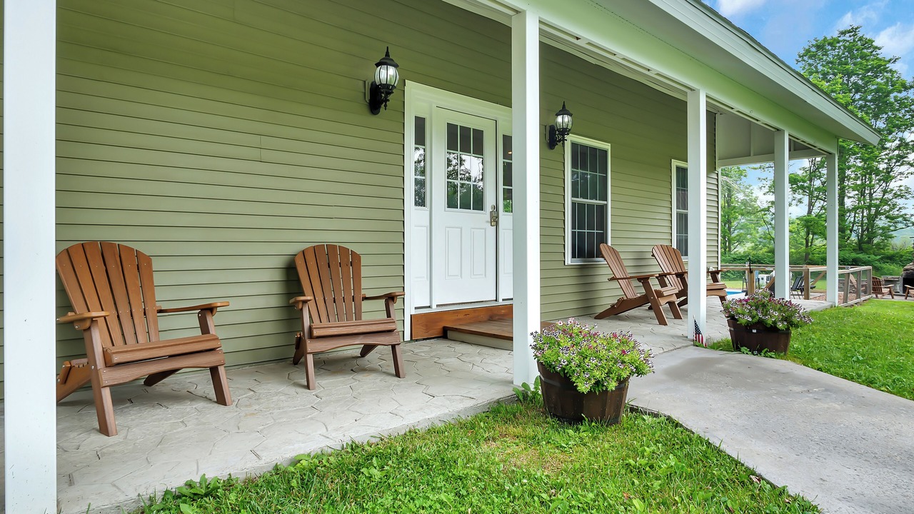Photo of Patio Balcony in Fly Creek