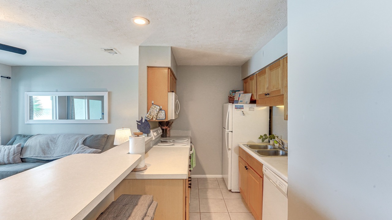 Photo of Kitchen in Biltmore Beach