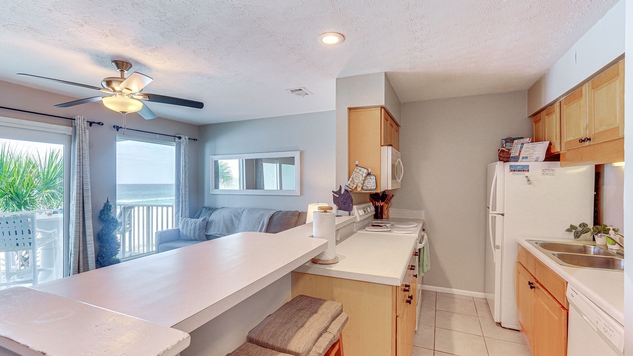 Photo of Kitchen in Biltmore Beach
