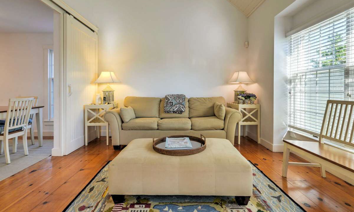 Photo of Livingroom in Tom Nevers