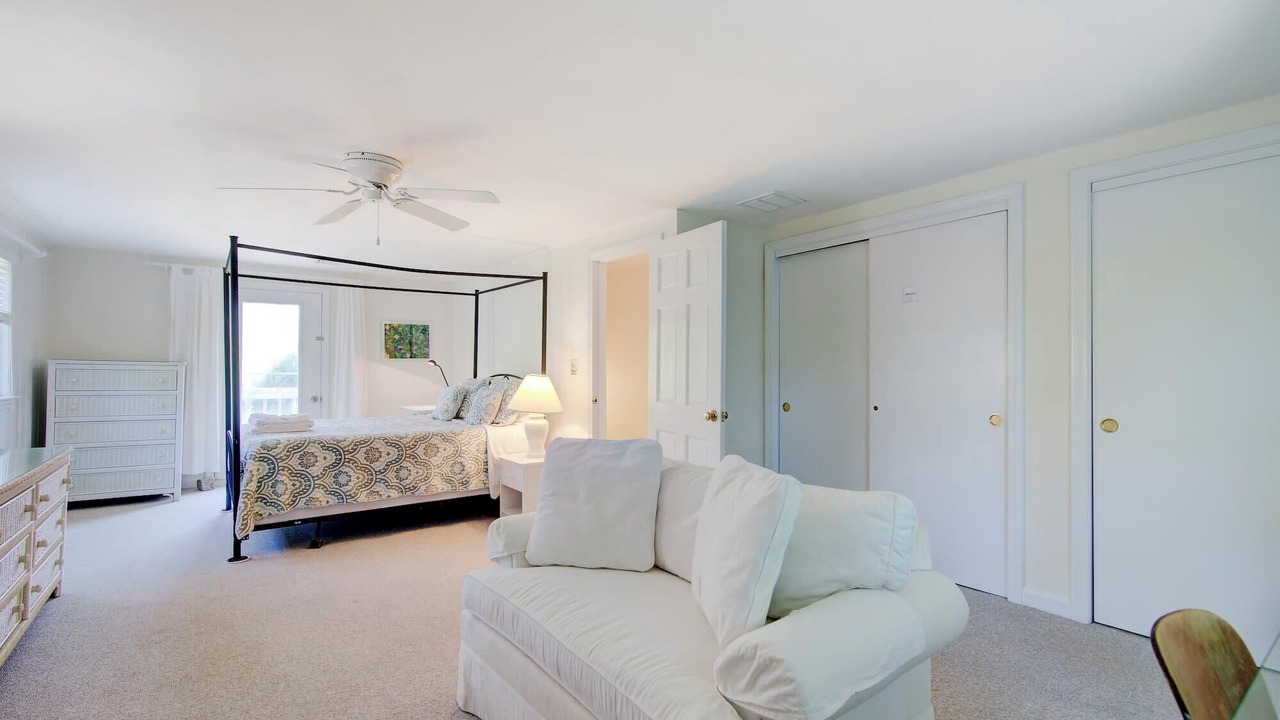 Photo of Bedroom in East Orleans