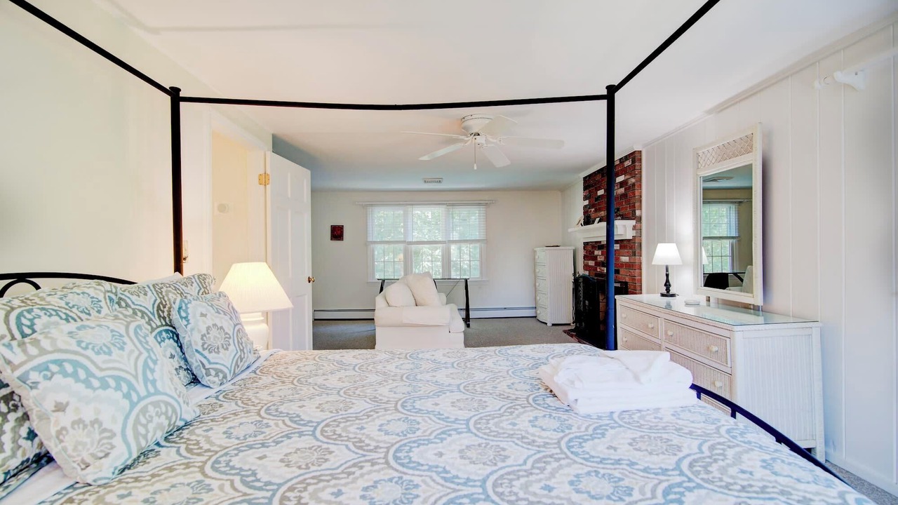 Photo of Bedroom in East Orleans