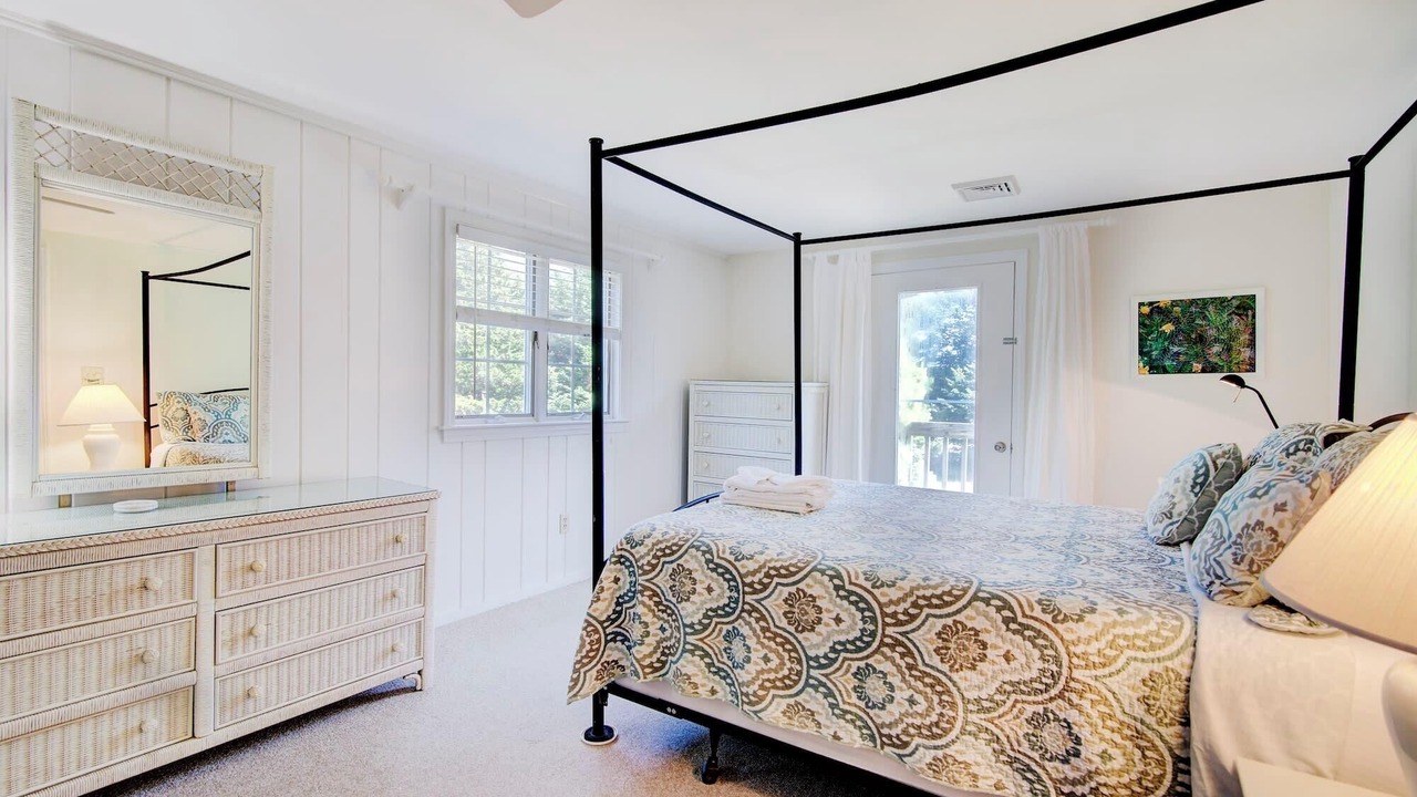 Photo of Bedroom in East Orleans