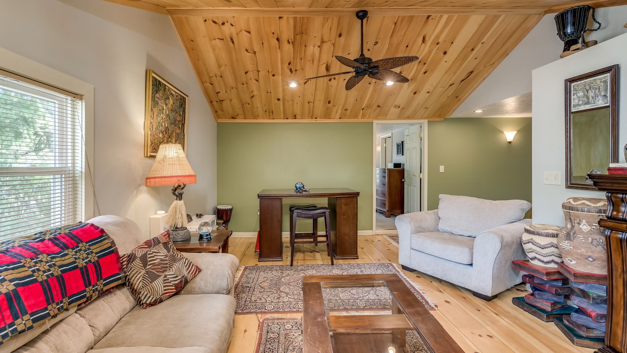 Photo of Livingroom in Alexandria Bay