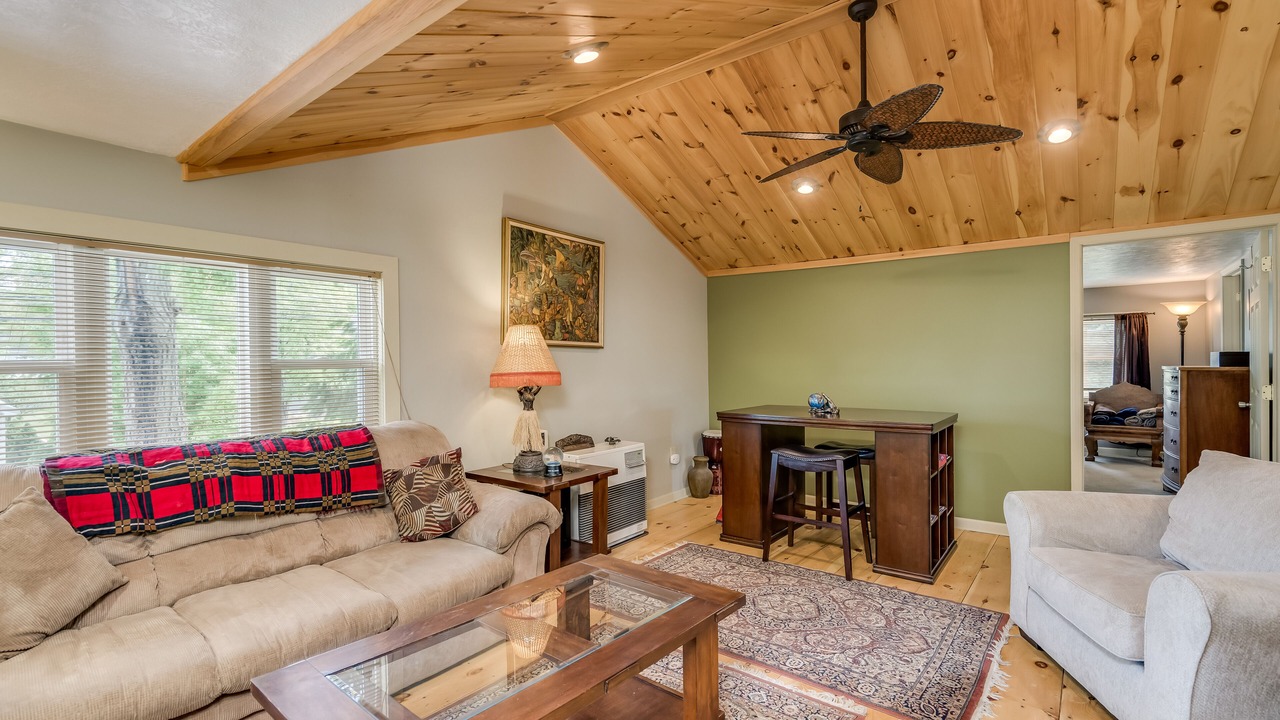 Photo of Livingroom in Alexandria Bay