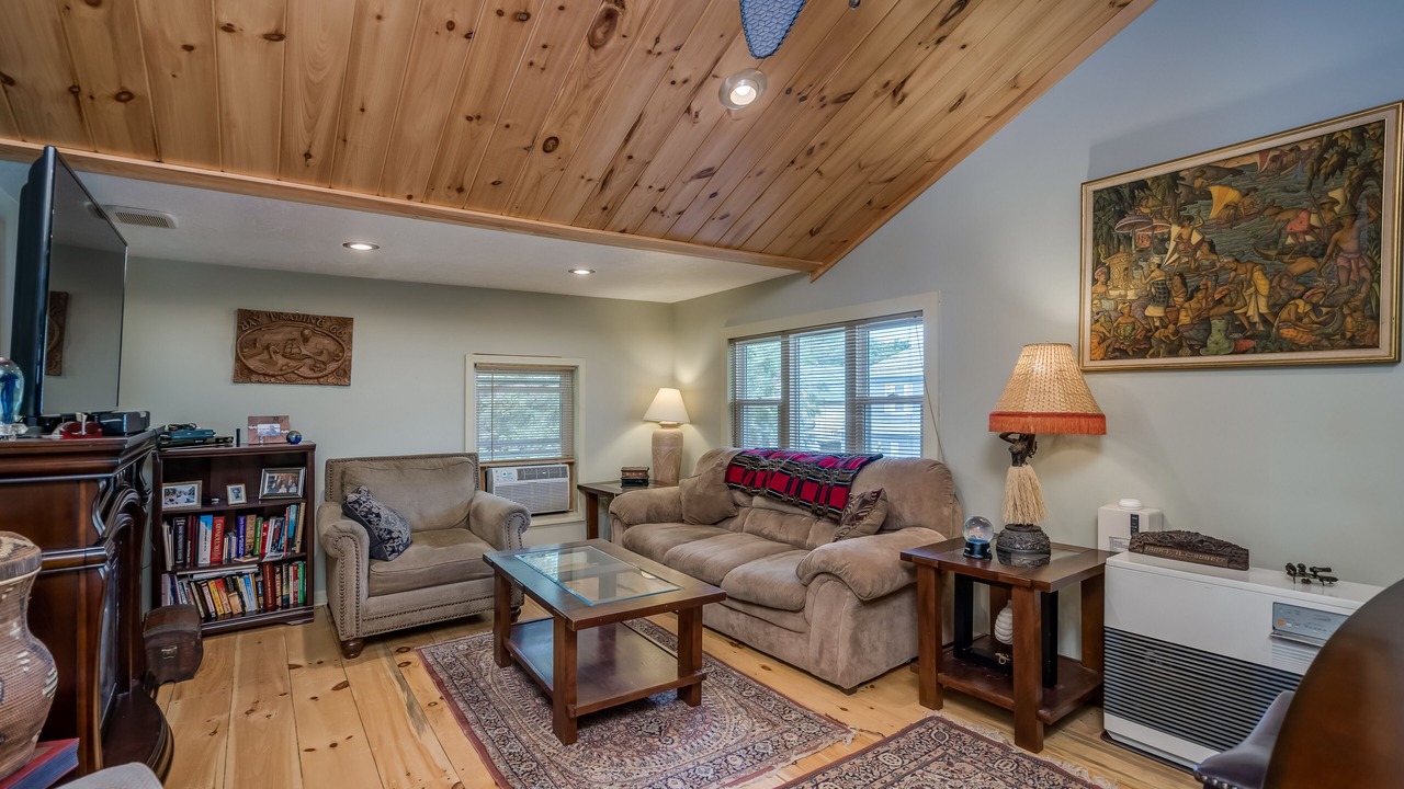 Photo of Livingroom in Alexandria Bay