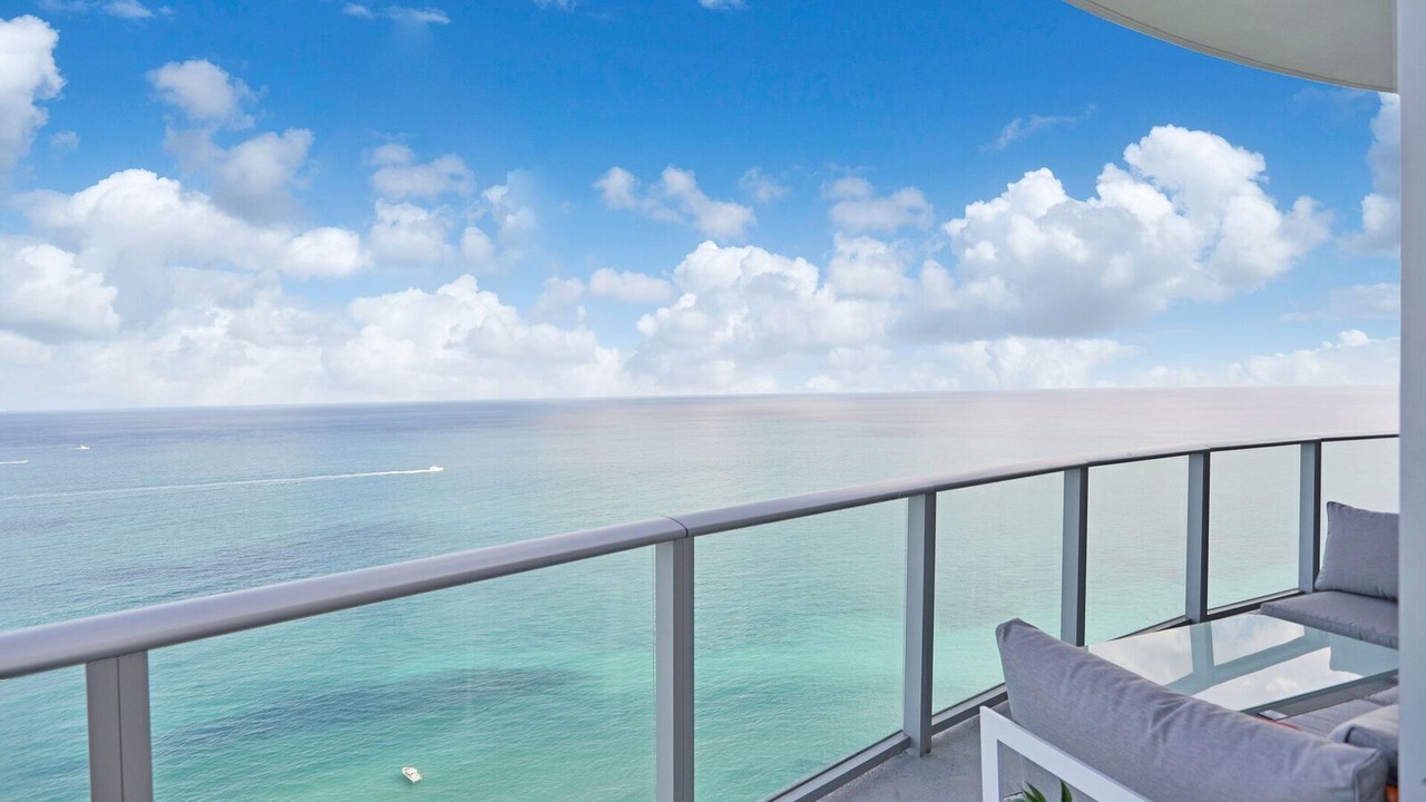 Photo of Outdoor in Hallandale Beach