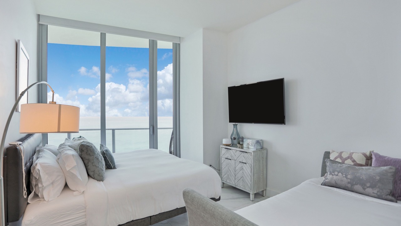 Photo of Bedroom in Hallandale Beach