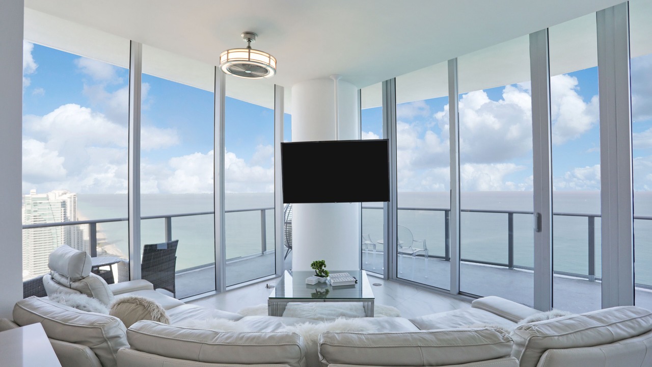 Photo of Livingroom in Hallandale Beach
