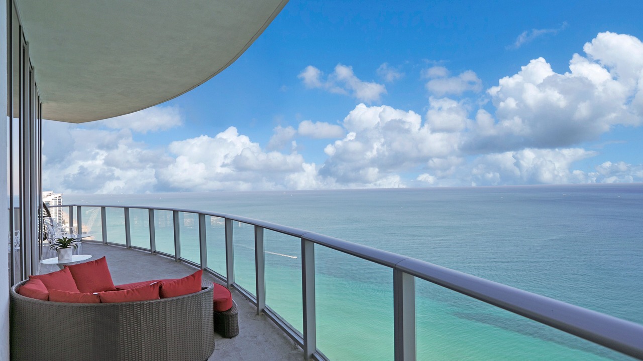 Photo of Outdoor in Hallandale Beach