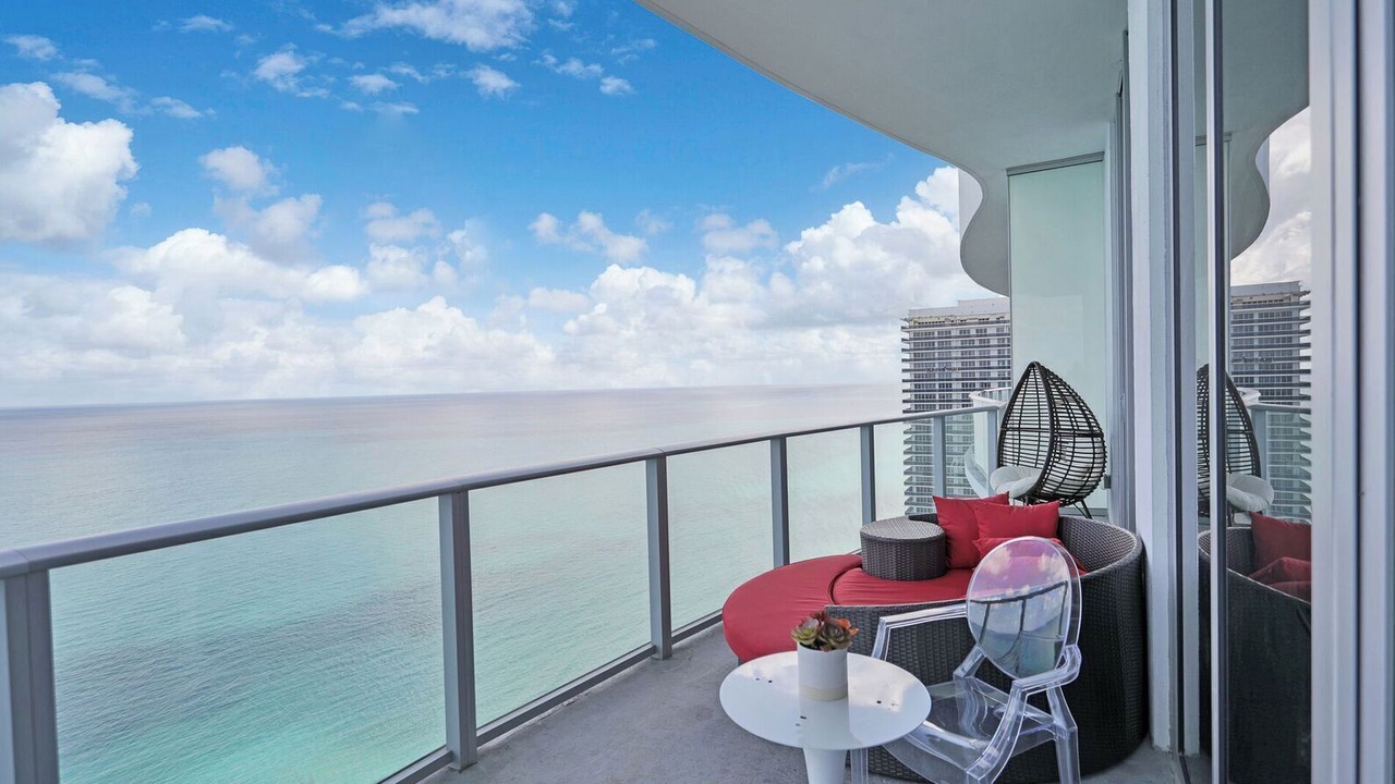 Photo of Outdoor in Hallandale Beach