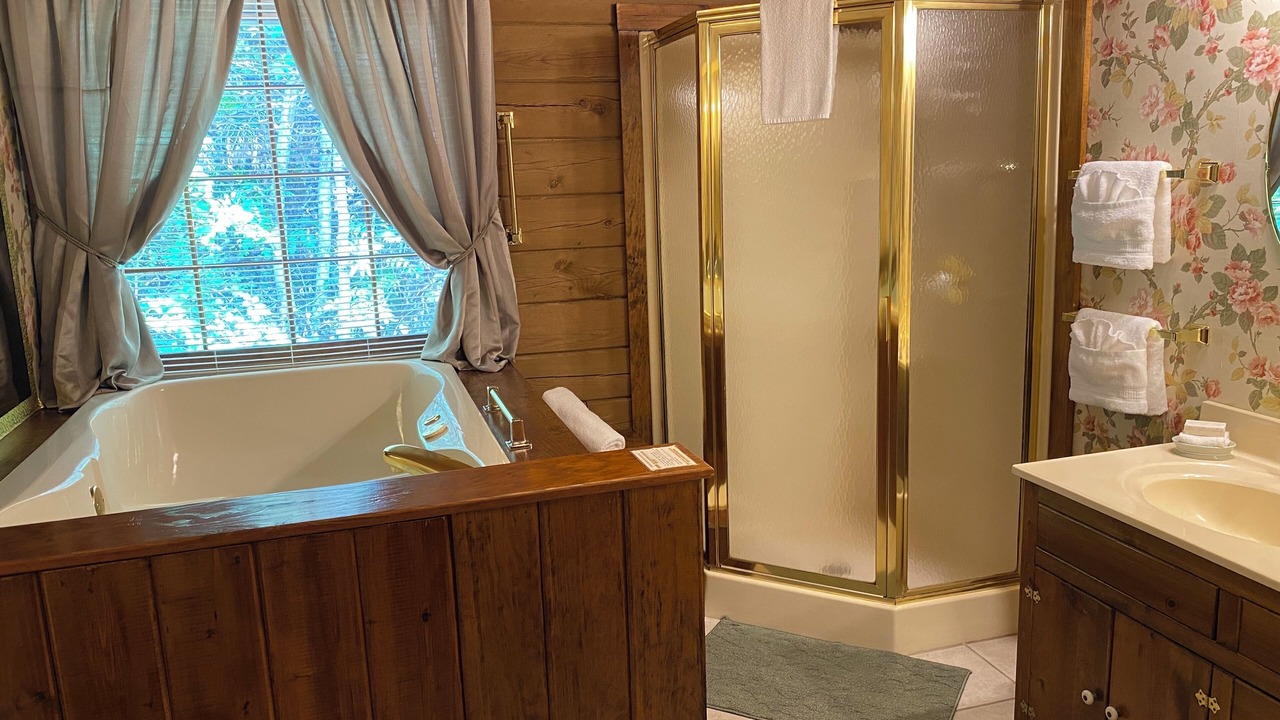 Photo of Bathroom in Gatlinburg - Pigeon Forge