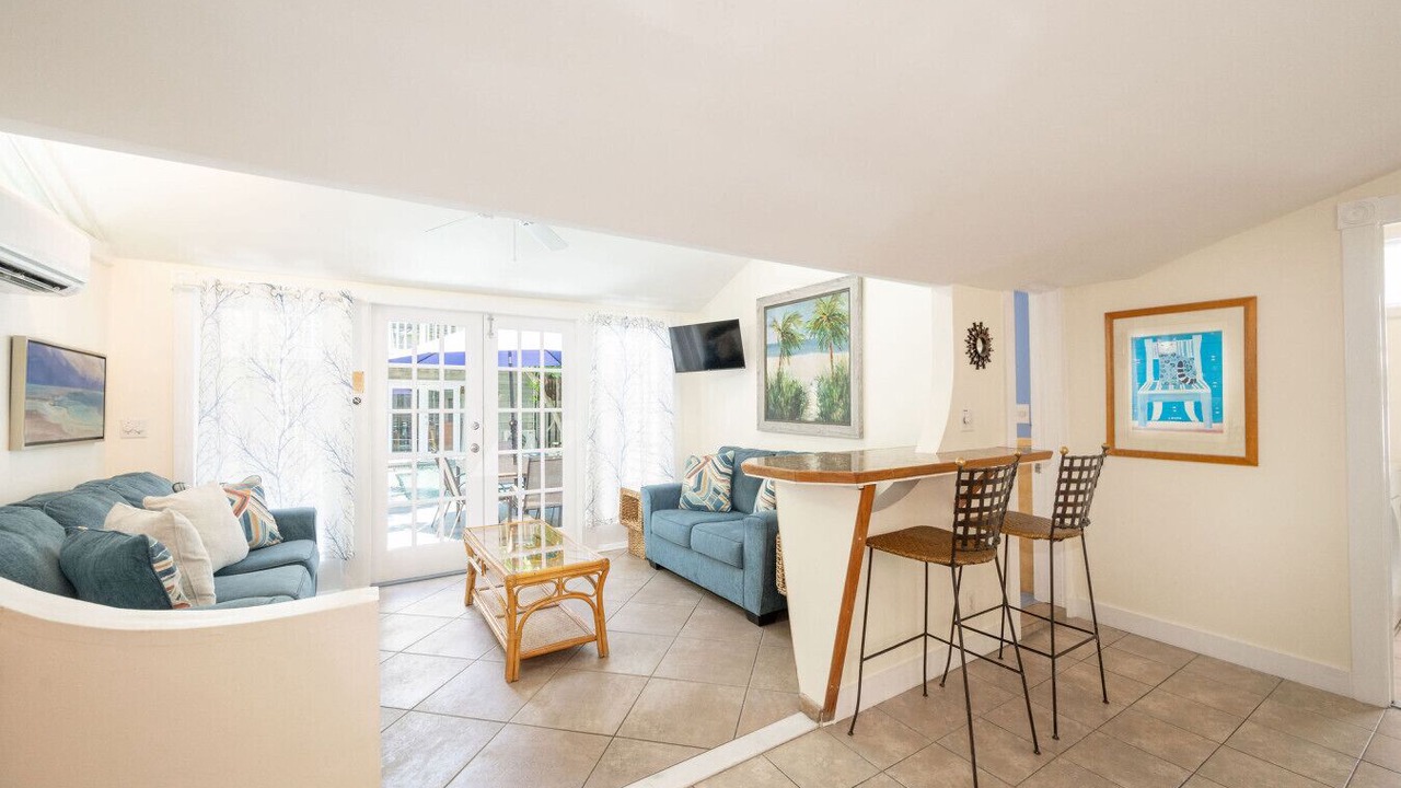 Photo of Livingroom in Downtown