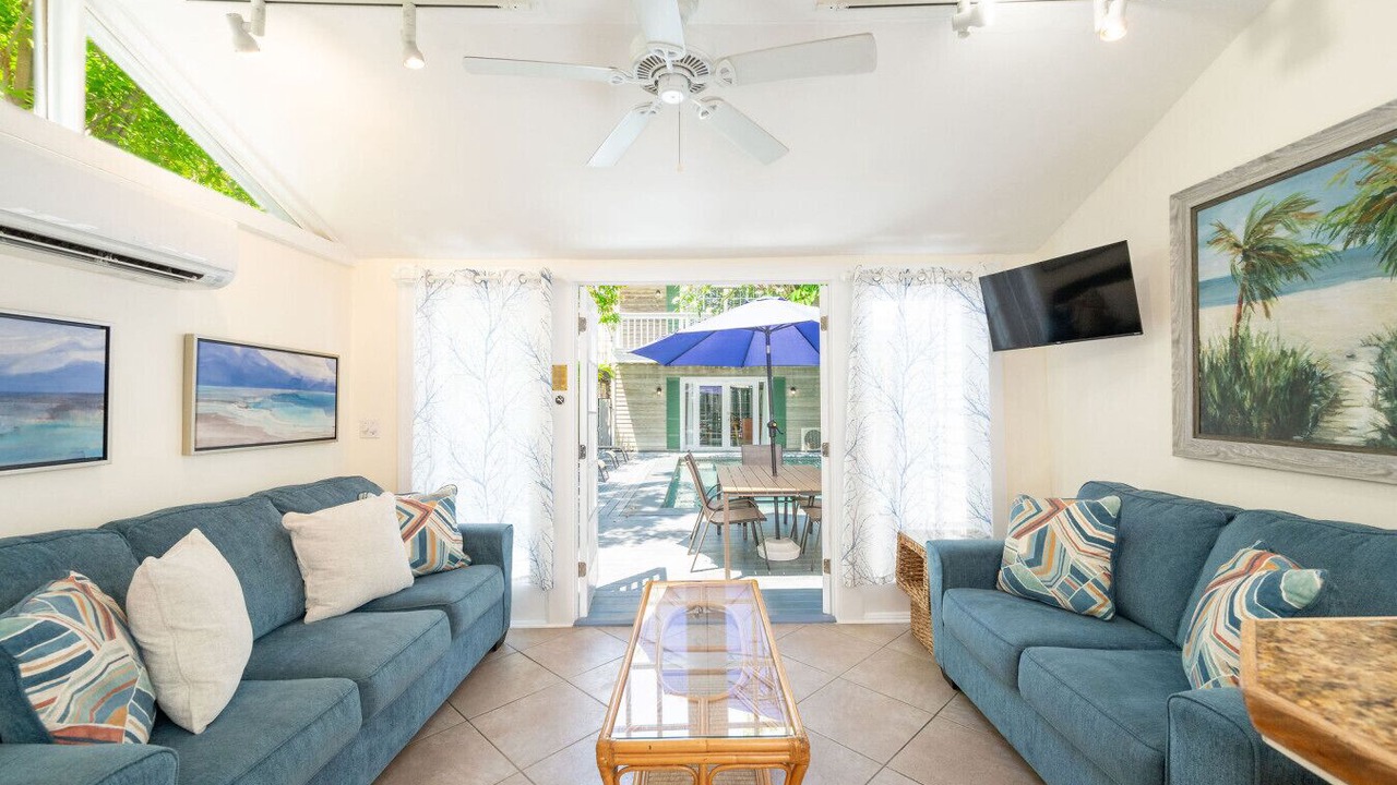 Photo of Livingroom in Downtown