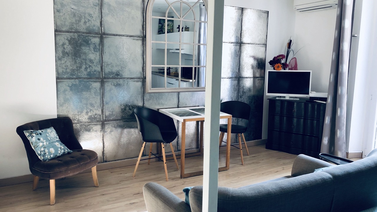 Photo of Livingroom in Jean-Medecin