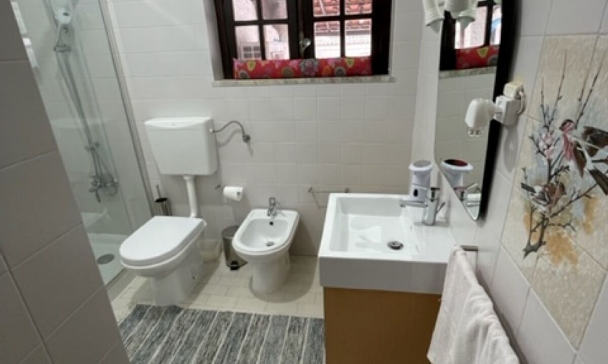 Photo of Bathroom in Tomar