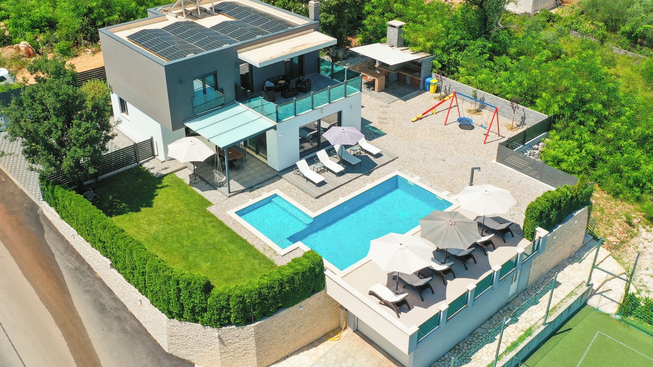 Photo of Outdoor in Grubine