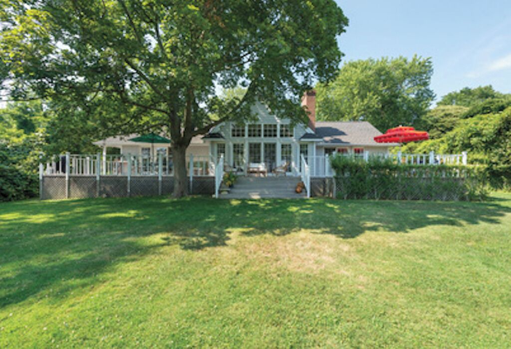 Photo of Outdoor in Village of Southampton
