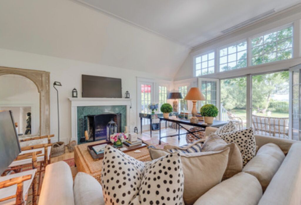 Photo of Livingroom in Village of Southampton