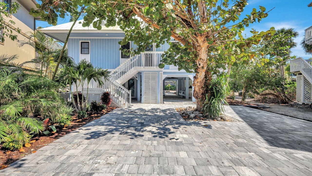 Photo of Others in Captiva
