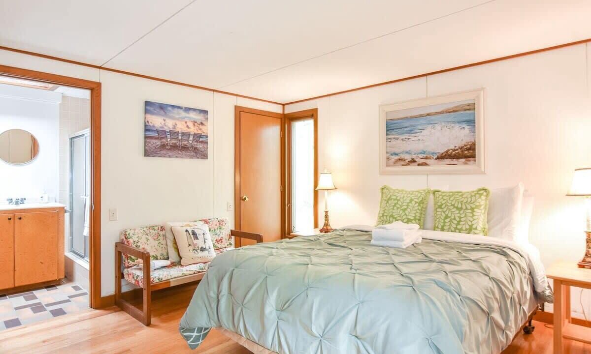 Photo of Bedroom in Truro