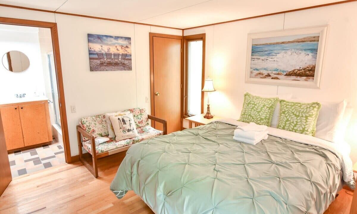 Photo of Bedroom in Truro
