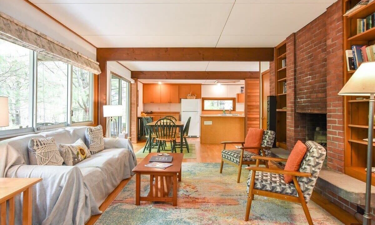 Photo of Livingroom in Truro