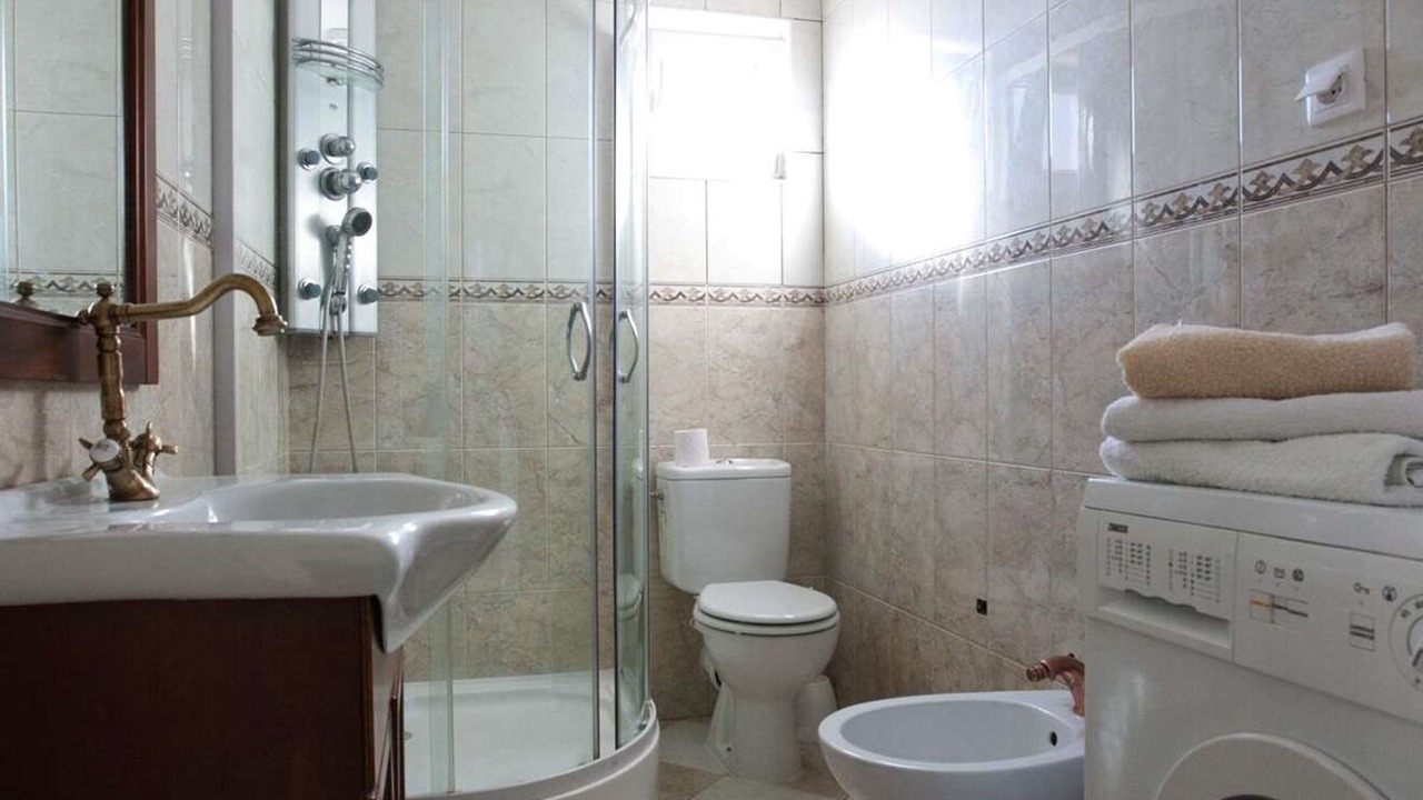 Photo of Bathroom in Pile