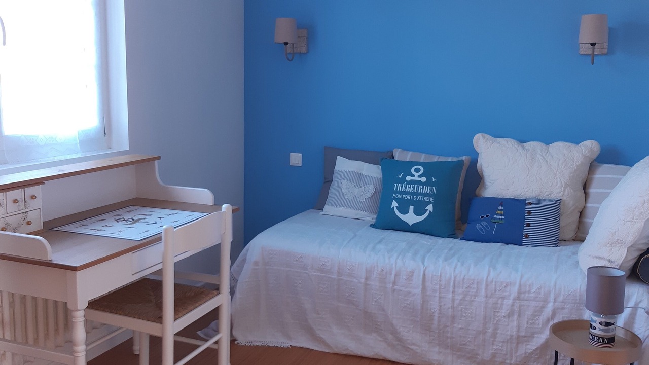 Photo of Bedroom in Pleumeur-Bodou