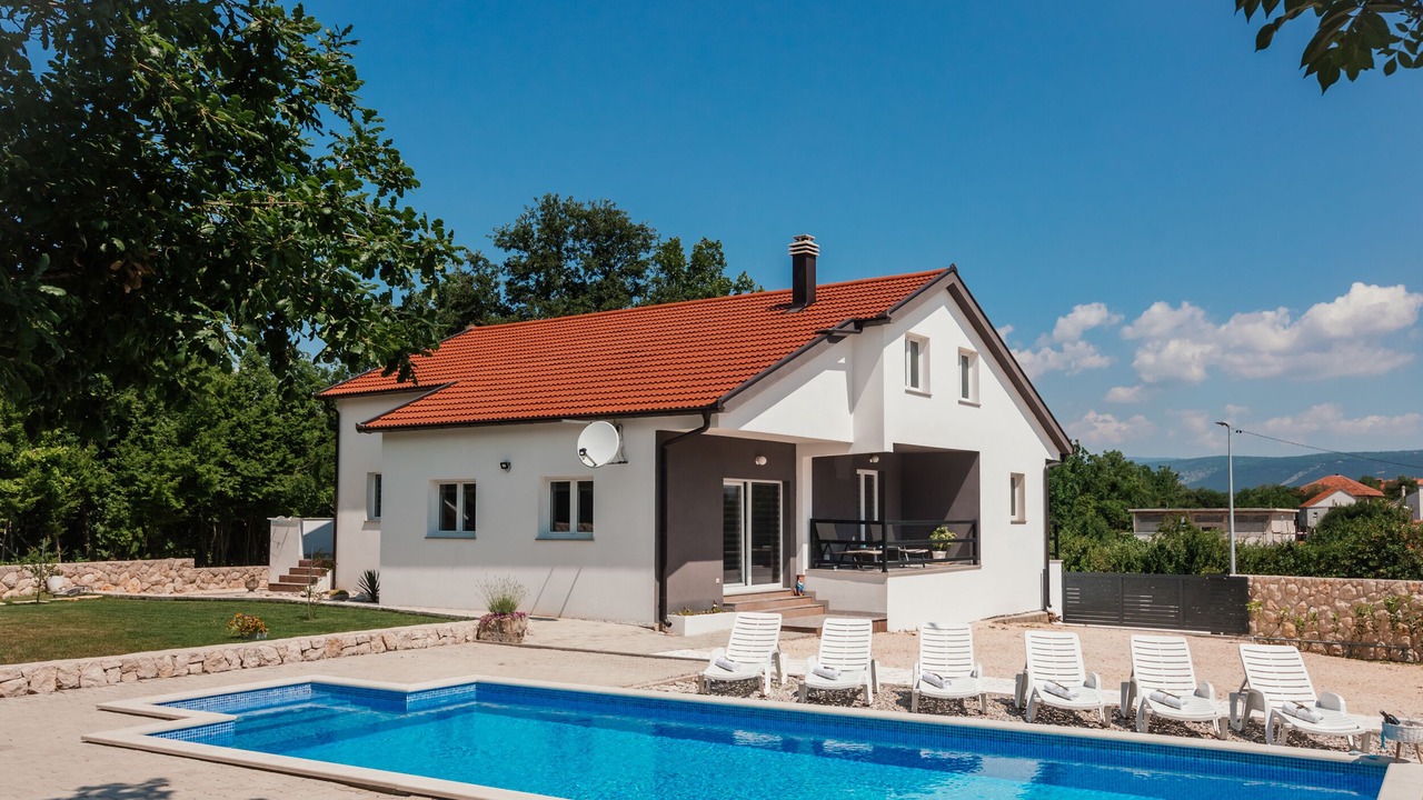 Photo of Outdoor in Grubine
