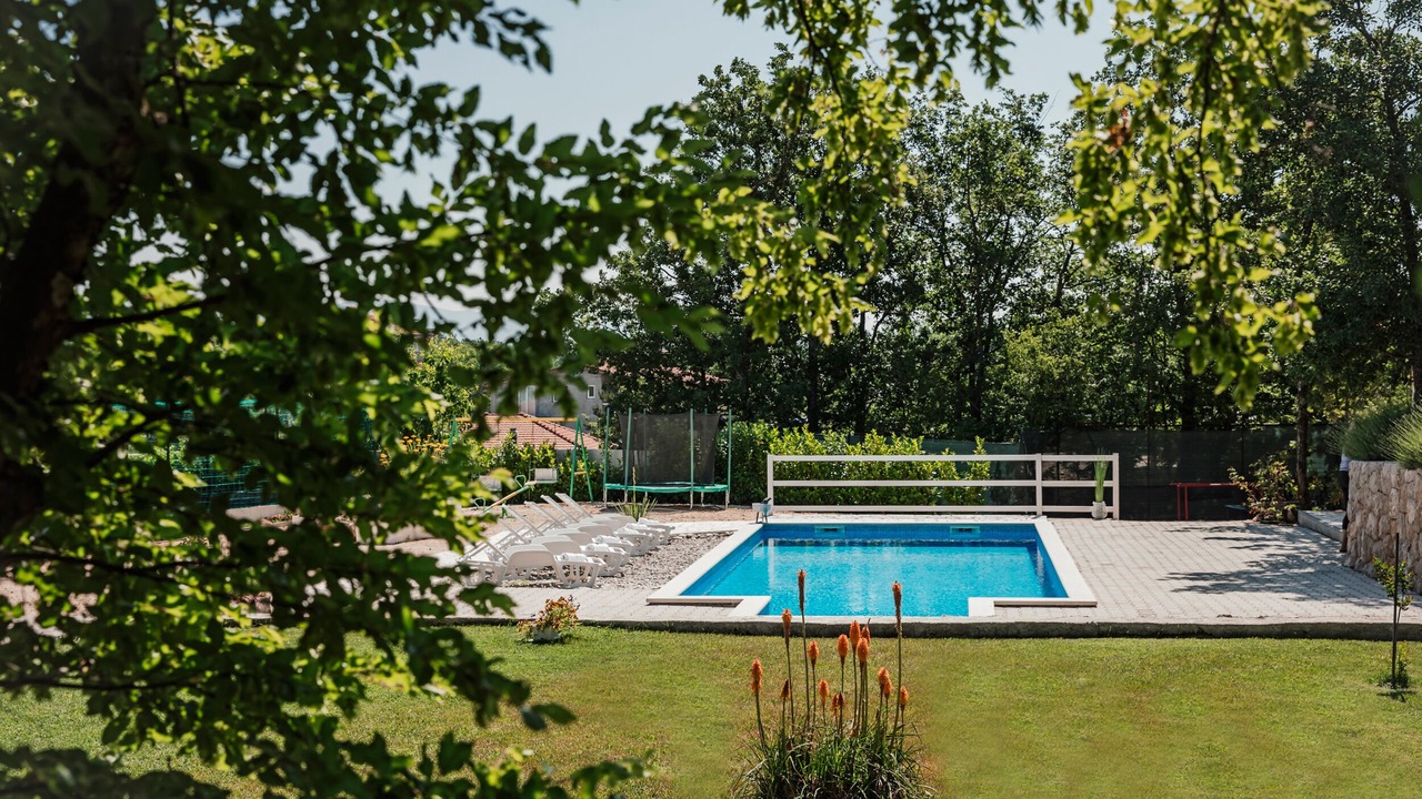 Photo of Outdoor in Grubine