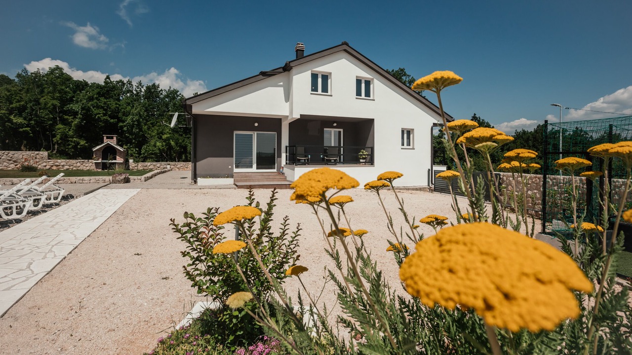 Photo of Outdoor in Grubine