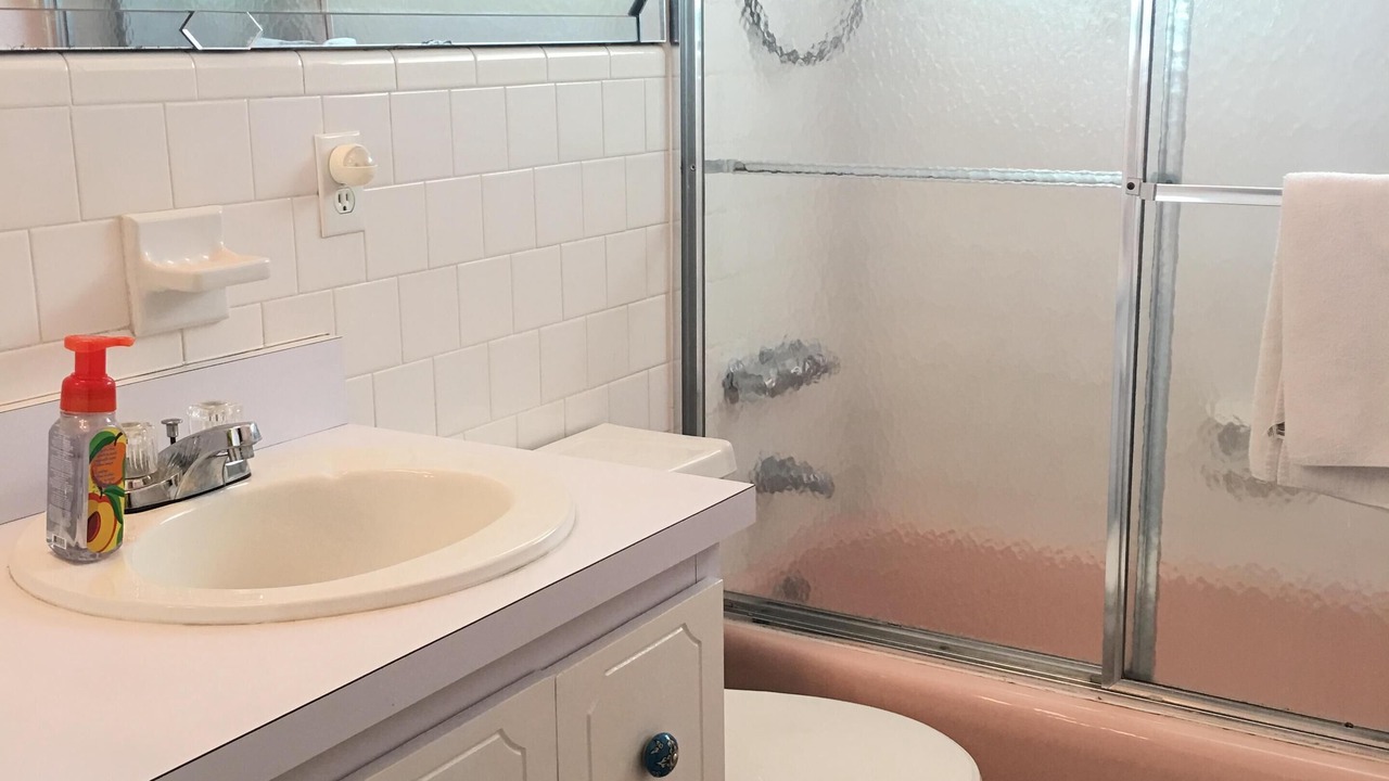 Photo of Bathroom in Broadview Park