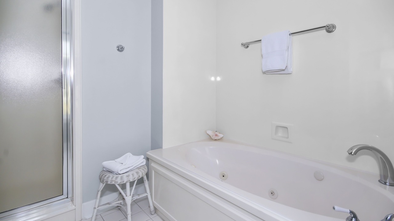 Photo of Bathroom in Beach District