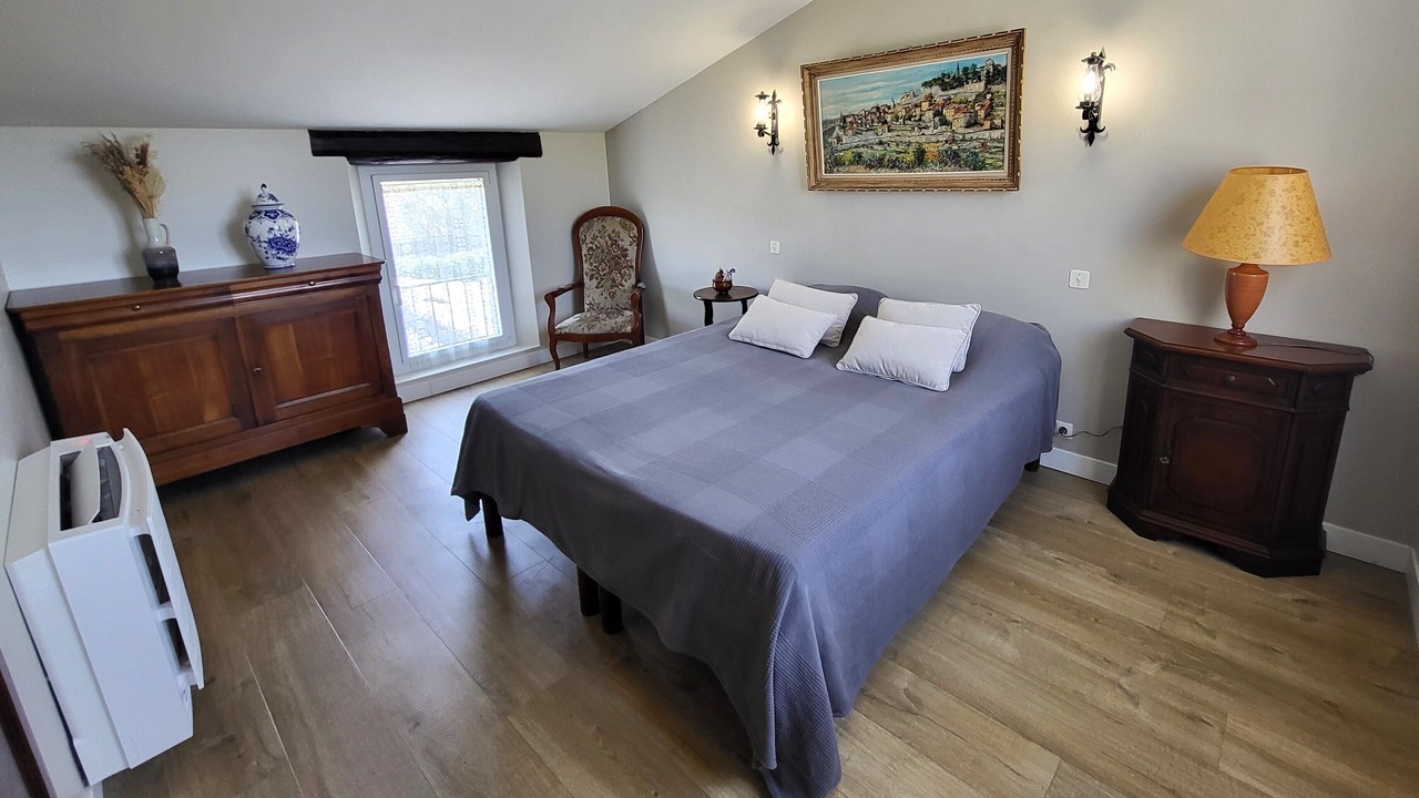 Photo of Bedroom in L'Isle-sur-la-Sorgue