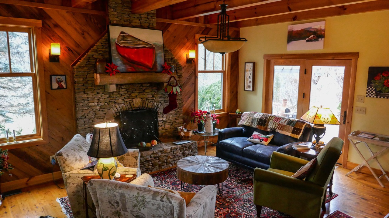 Photo of Livingroom in Grassy Creek
