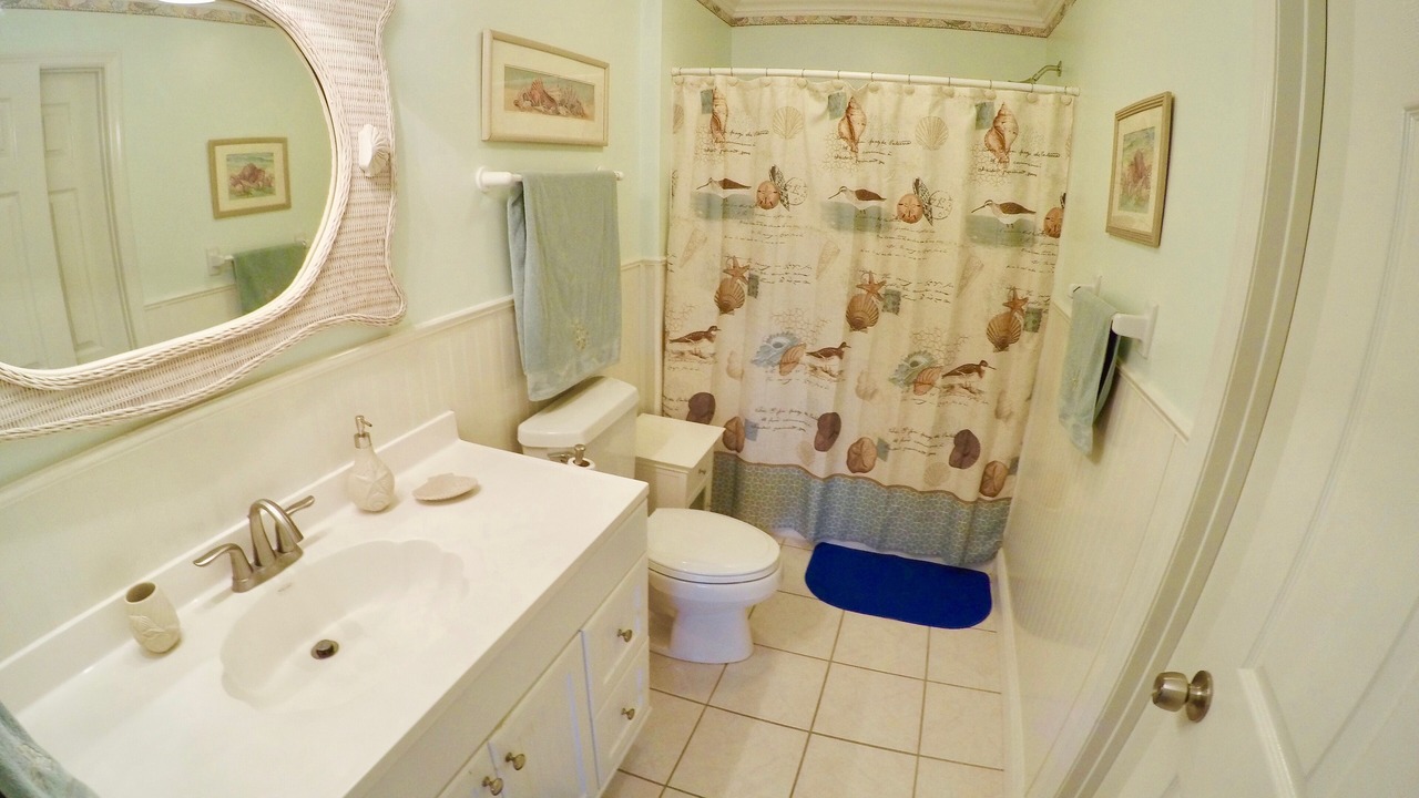 Photo of Bathroom in Marathon