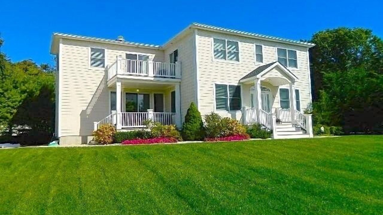 Photo of Others in Hampton Bays
