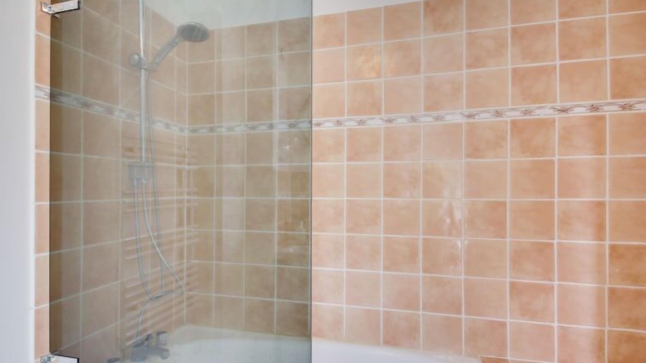 Photo of Bathroom in Saint-Ideuc