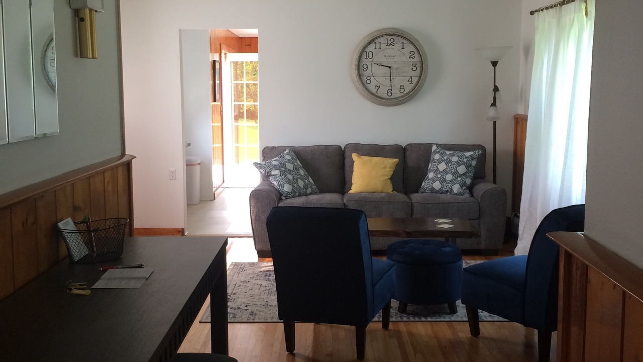 Photo of Livingroom in Clifton Springs