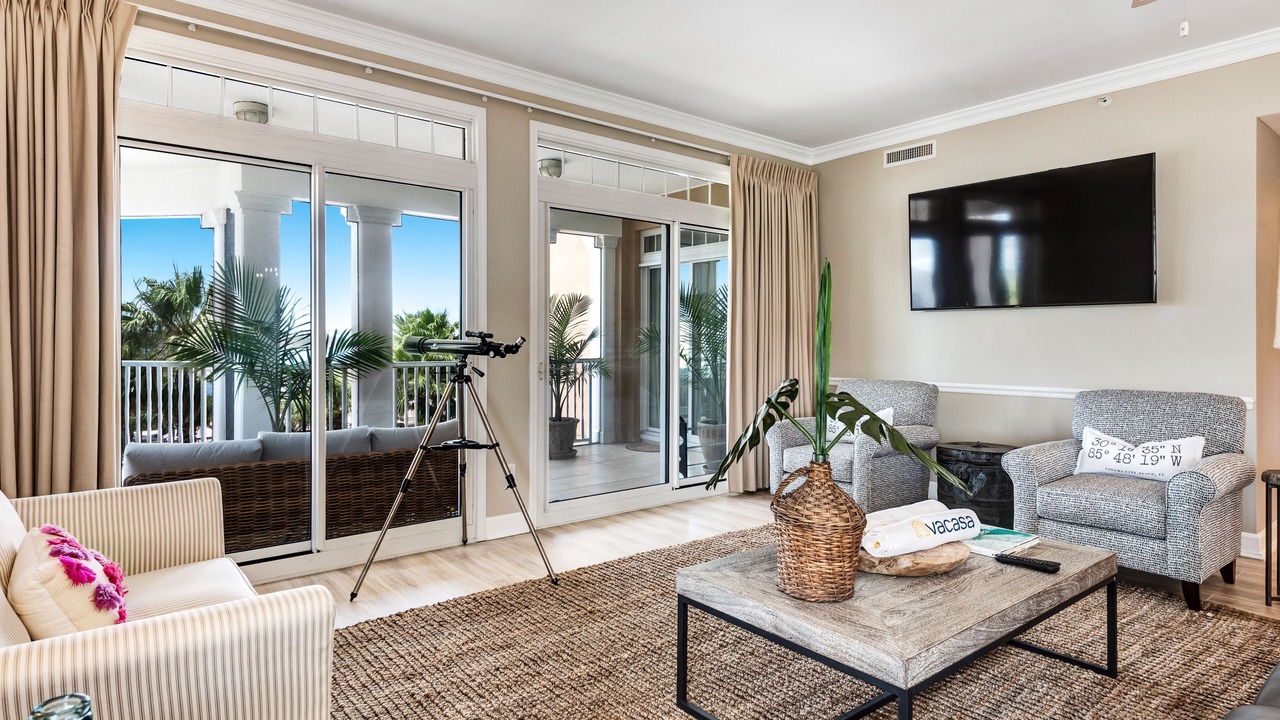 Photo of Livingroom in Upper Grand Lagoon