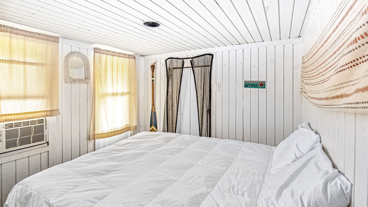 Photo of Bedroom in Ocean Beach