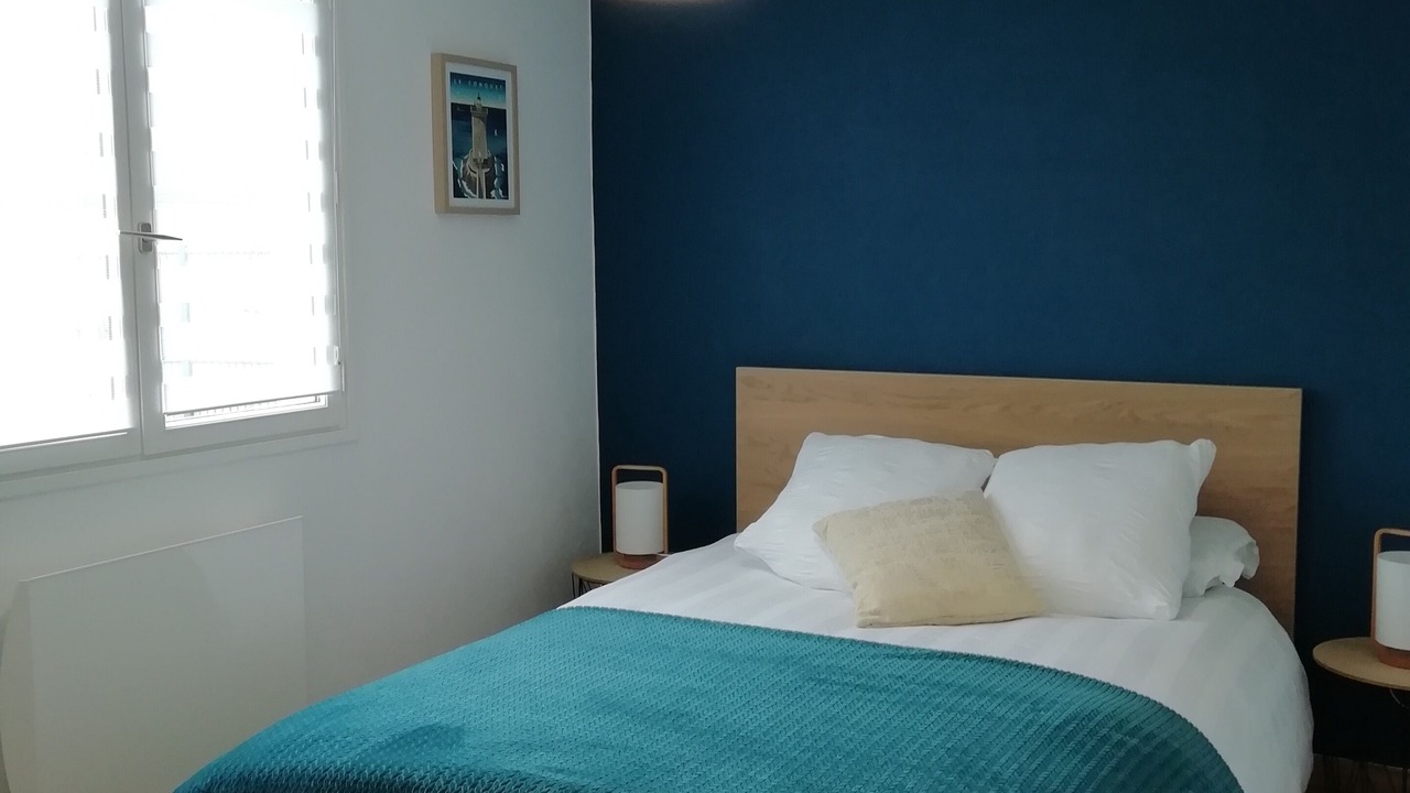 Photo of Bedroom in Ploudalmezeau