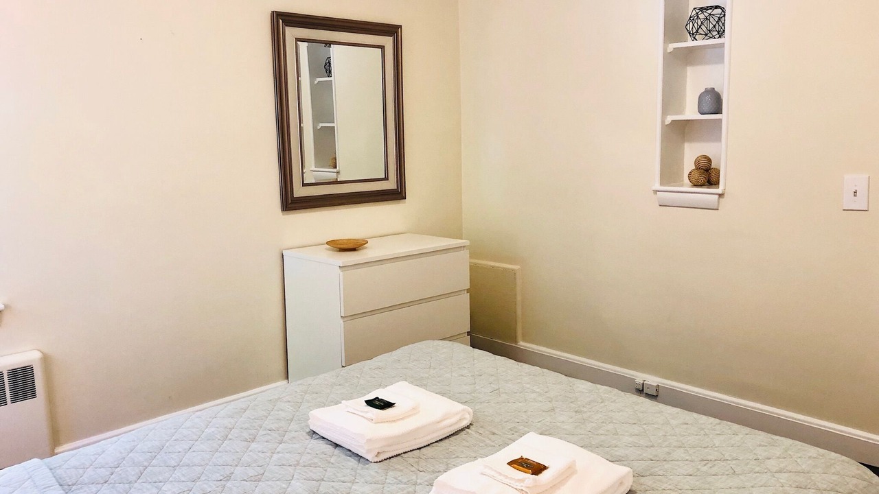 Photo of Bedroom in Cleveland Circle