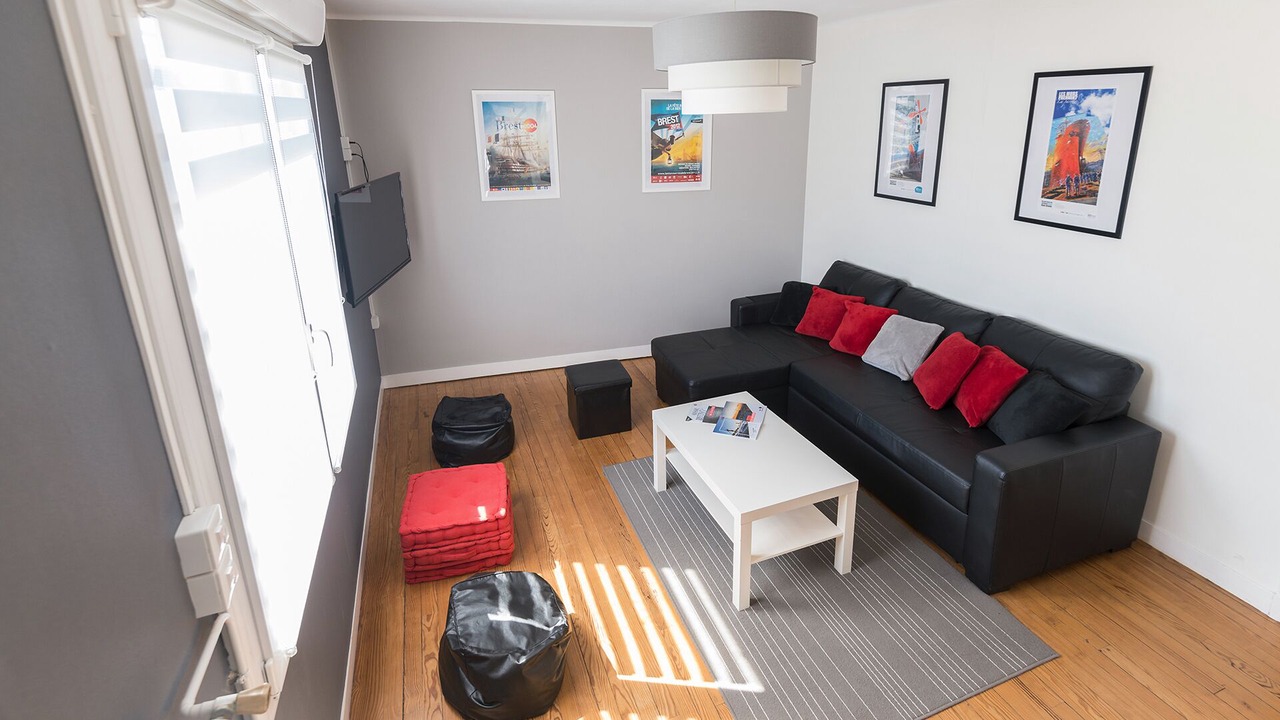 Photo of Livingroom in Downtown
