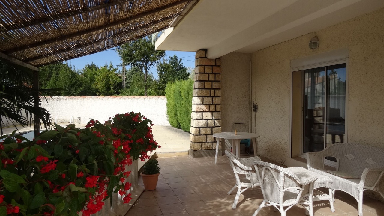 Photo of Patio Balcony in Entraigues-sur-la-Sorgue